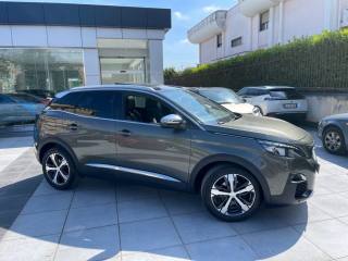 PEUGEOT 3008 usata, con Airbag