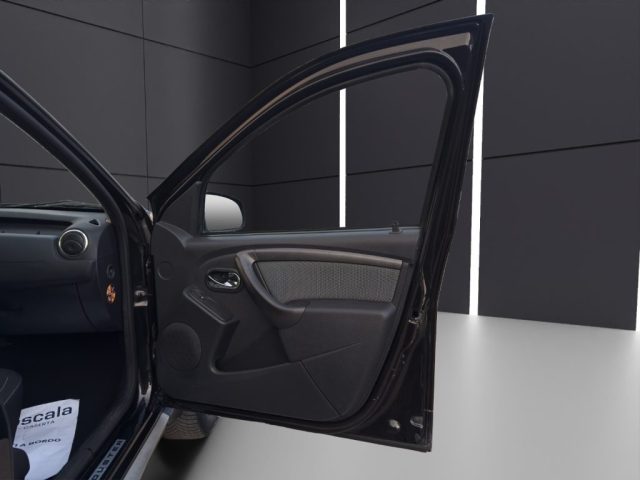DACIA Duster usata, con USB