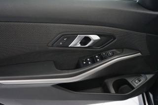 BMW 318 usata, con Bluetooth