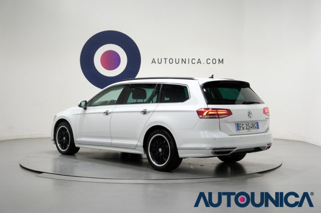 VOLKSWAGEN Passat Variant usata, con Park Distance Control