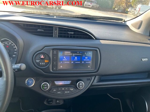 TOYOTA Yaris usata, con Touch screen