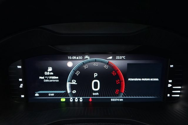 SKODA Karoq usata, con Hill holder