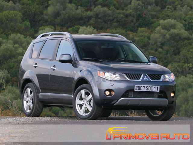 MITSUBISHI Outlander usata, con Autoradio