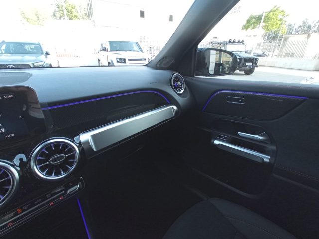 MERCEDES-BENZ GLB 200 usata, con Touch screen