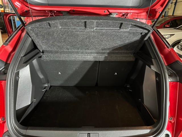 PEUGEOT 2008 usata, con Volante in pelle