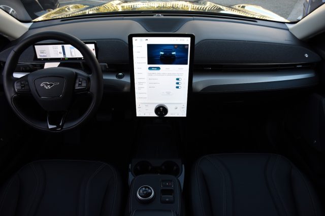 FORD Mustang Mach-E usata, con Sistema di navigazione