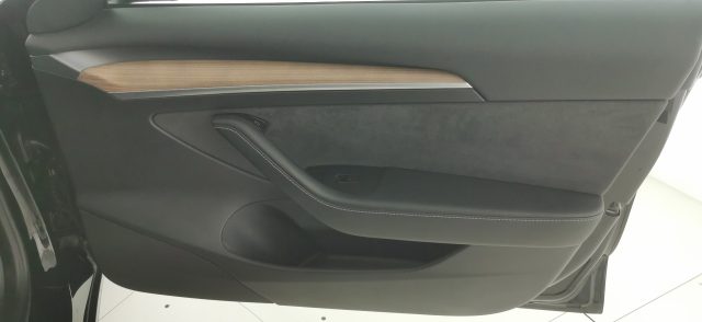 TESLA Model 3 usata, con Fari full-led