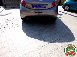 PEUGEOT 208 usata, con Airbag testa