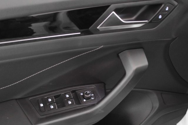 VOLKSWAGEN T-Roc usata, con Controllo elettronico della corsia