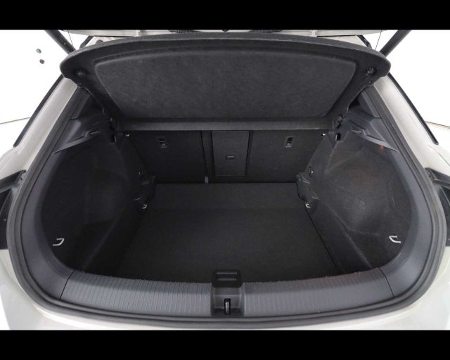 VOLKSWAGEN T-Roc usata, con Sedile posteriore sdoppiato