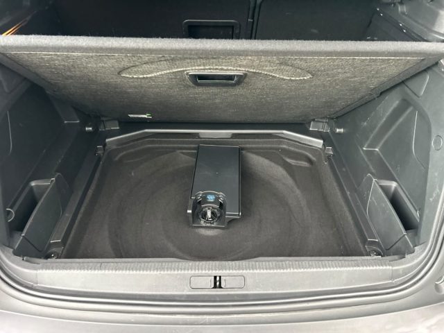PEUGEOT 3008 usata, con Leve al volante