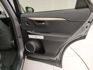LEXUS NX 300h usata, con Isofix