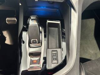 PEUGEOT 3008 usata, con Volante in pelle