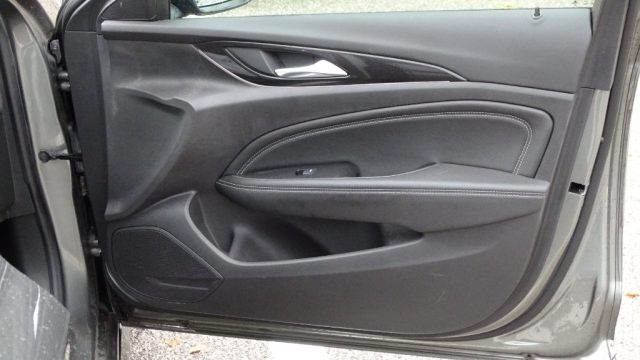 OPEL Insignia usata, con Climatizzatore automatico, 2 zone