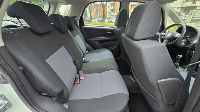 FIAT Sedici usata, con Specchietti laterali elettrici