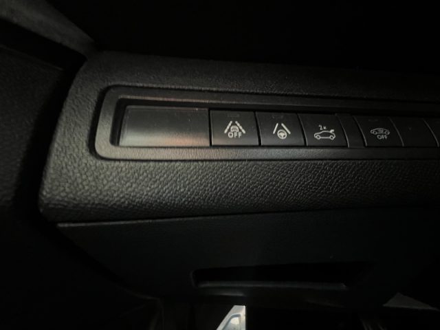 PEUGEOT 3008 usata, con Autoradio digitale