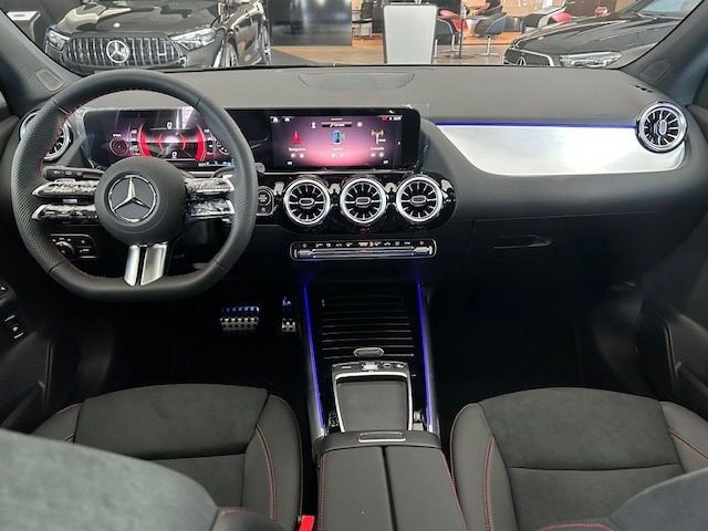 MERCEDES-BENZ GLA 200 usata, con Autoradio