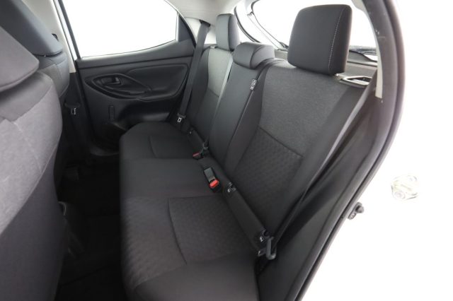 TOYOTA Yaris usata 3