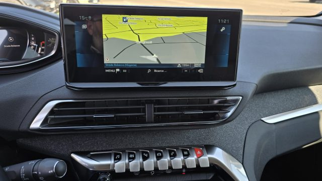 PEUGEOT 3008 usata, con Autoradio digitale