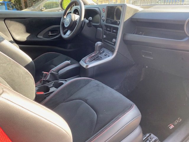 TOYOTA Yaris usata, con Autoradio