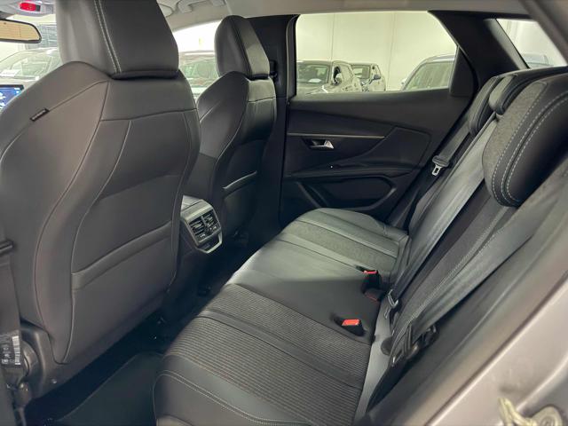 PEUGEOT 3008 usata, con Sensori di parcheggio anteriori