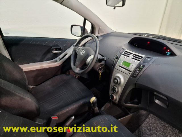 TOYOTA Yaris usata, con Sedile posteriore sdoppiato
