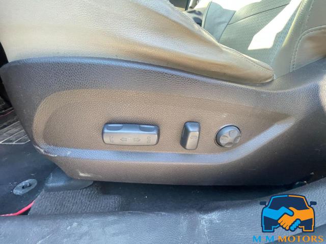 HYUNDAI Santa Fe usata, con USB