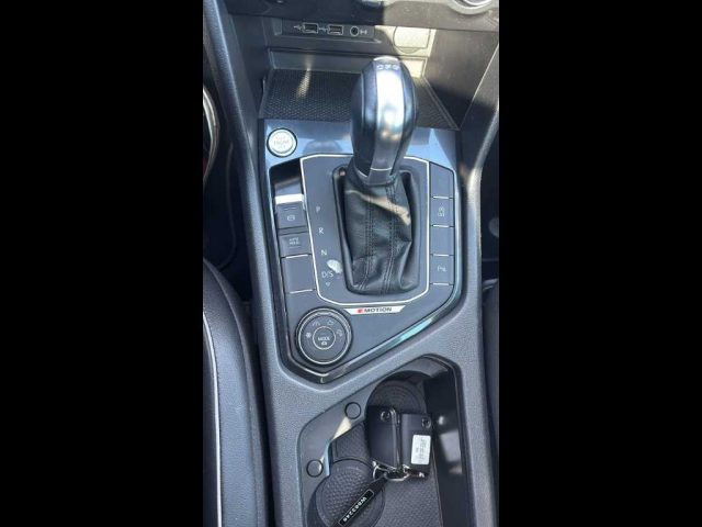 VOLKSWAGEN Tiguan usata, con Airbag testa
