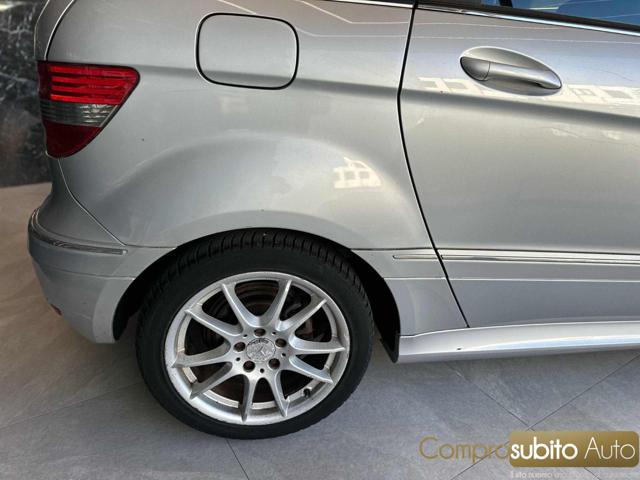 MERCEDES-BENZ B 200 usata, con Autoradio
