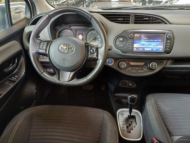 TOYOTA Yaris usata, con USB