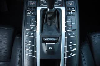 PORSCHE Macan usata, con USB