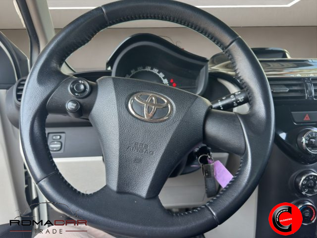 TOYOTA iQ usata, con Fendinebbia
