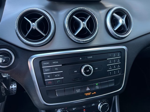 MERCEDES-BENZ CLA 200 usata, con Park Distance Control