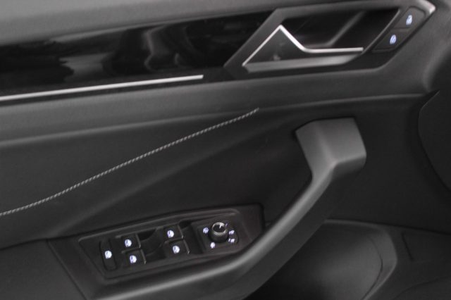 VOLKSWAGEN T-Roc usata, con Controllo elettronico della corsia