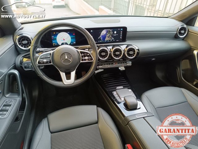 MERCEDES-BENZ CLA 180 usata, con Fari bi-xeno