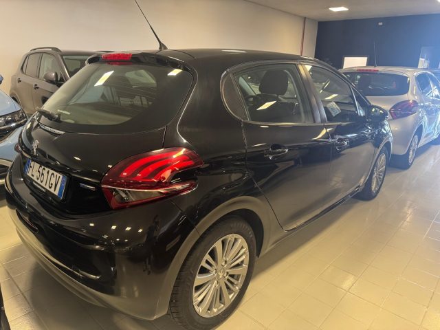 PEUGEOT 208 usata, con Boardcomputer