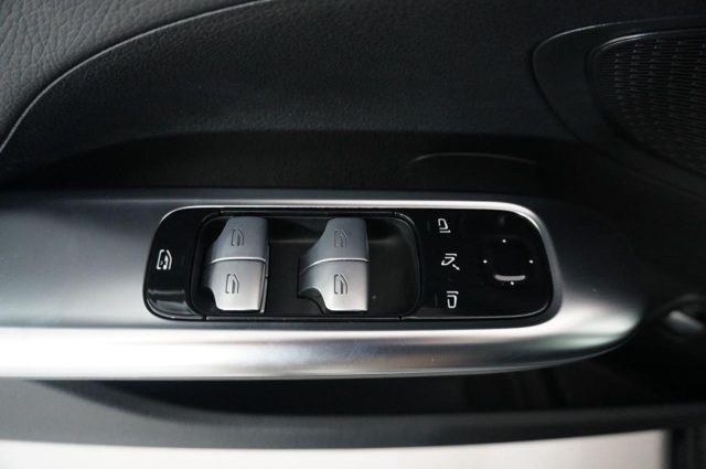 MERCEDES-BENZ C 220 usata, con Sistema di navigazione