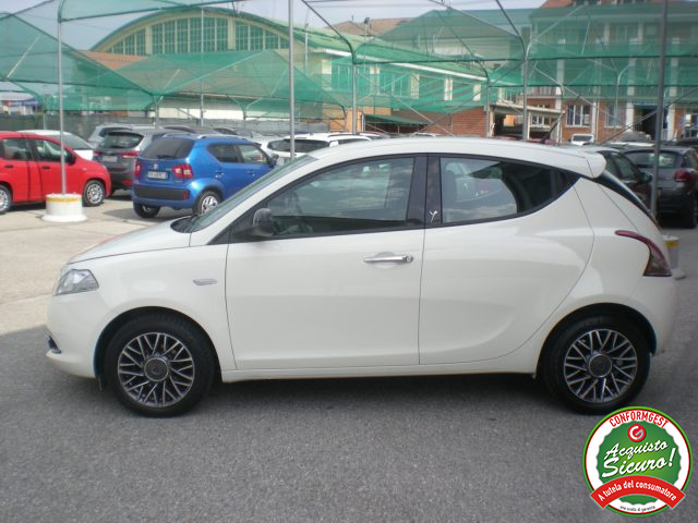 LANCIA Ypsilon usata, con Autoradio