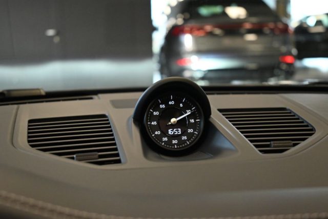 PORSCHE 992 usata 43