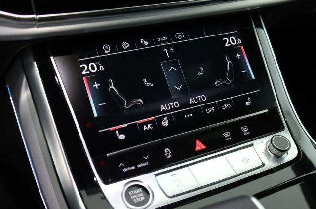 AUDI Q8 usata, con Gancio traino