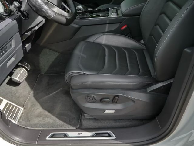 VOLKSWAGEN Touareg usata, con Autoradio