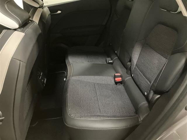 RENAULT Captur usata, con Volante in pelle