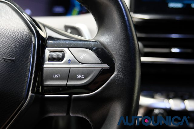 PEUGEOT 3008 usata, con USB