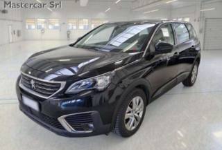 PEUGEOT 5008 usata, con Airbag