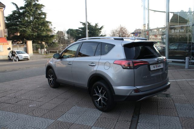 TOYOTA RAV 4 MY23 usata, con Autoradio