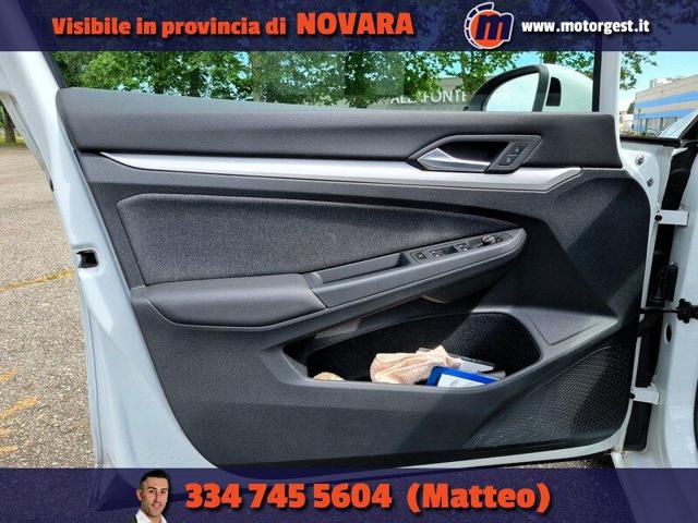 VOLKSWAGEN Golf usata, con USB