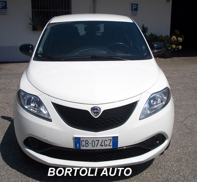 LANCIA Ypsilon usata, con Autoradio digitale