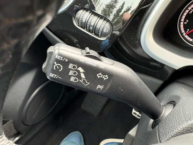 VOLKSWAGEN Maggiolino usata, con Lettore CD