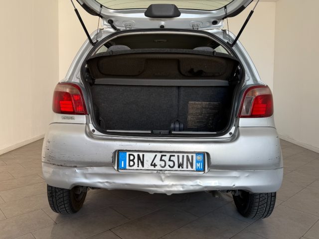 TOYOTA Yaris usata 6