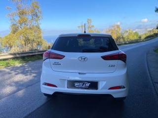 HYUNDAI i20 usata, con Autoradio